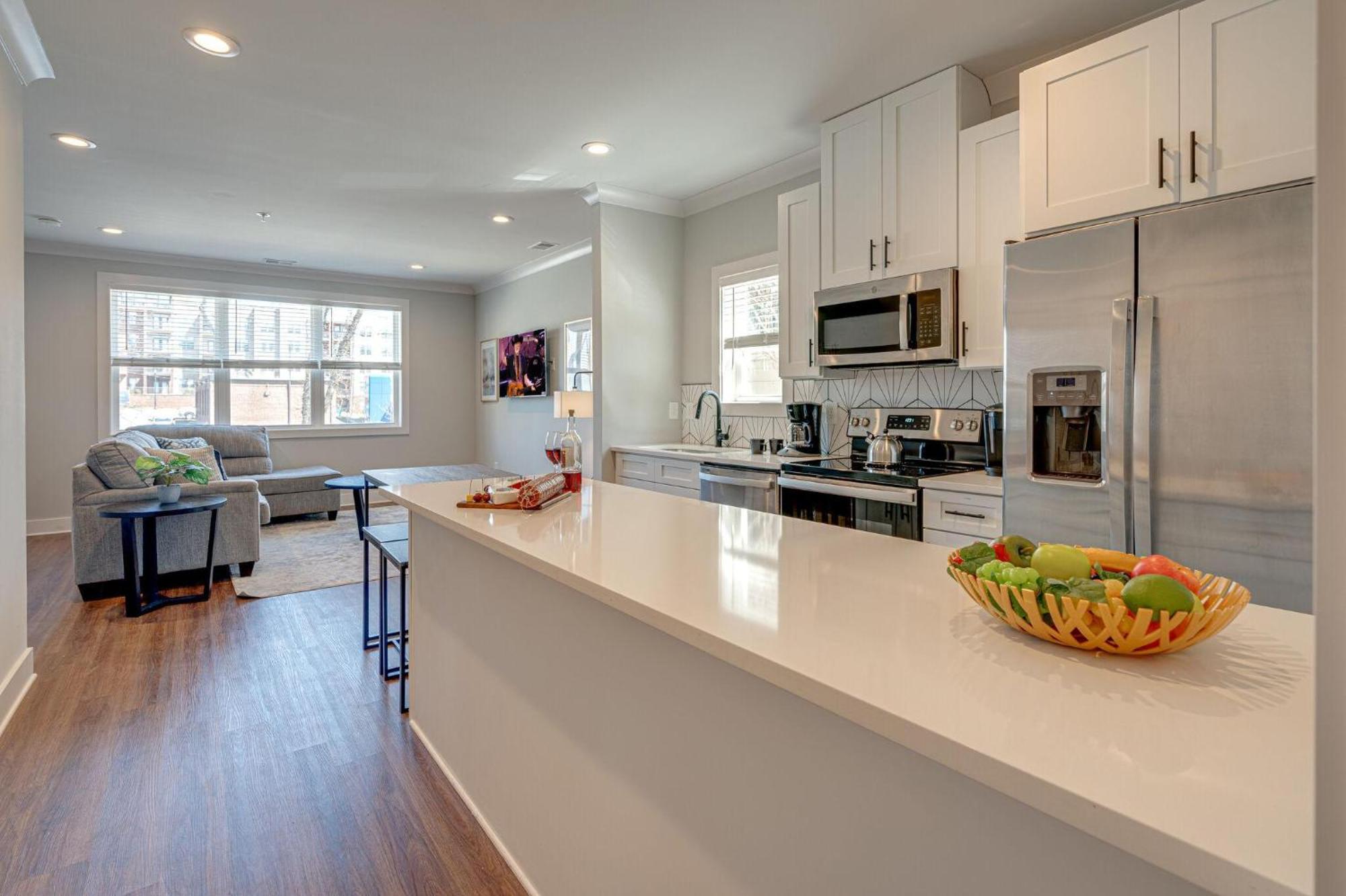 Holiday home Merry Melrose - Rooftop Patio - 5 Mins To Broadway