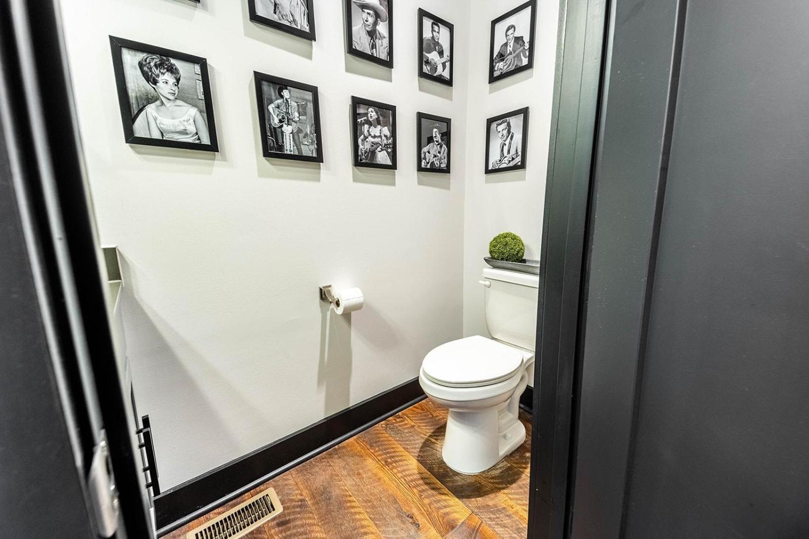 Two Lavish Gulch Homes - Mins To Broadway Holiday home Nashville