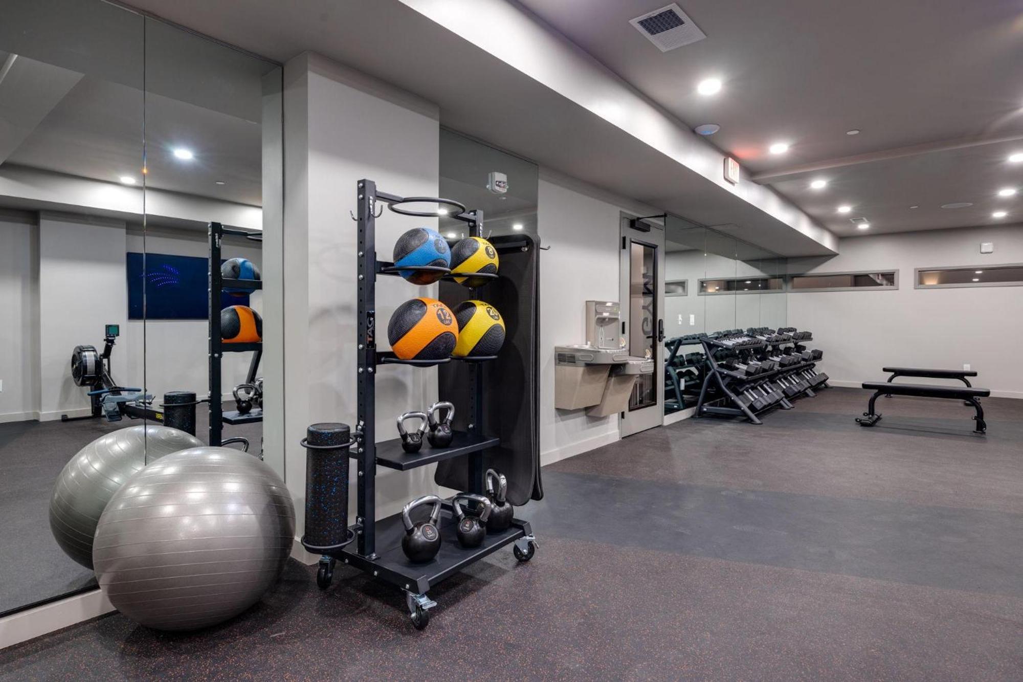 Hyve - Whiskey Trails - Walk To Broadway- Full Gym Holiday home