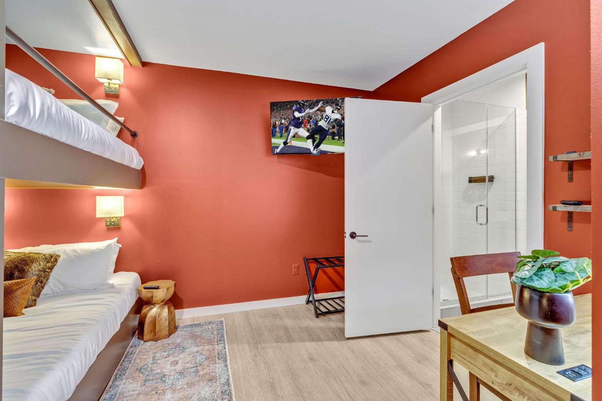 Holiday home Hyve - Whiskey Trails - Walk To Broadway- Full Gym *