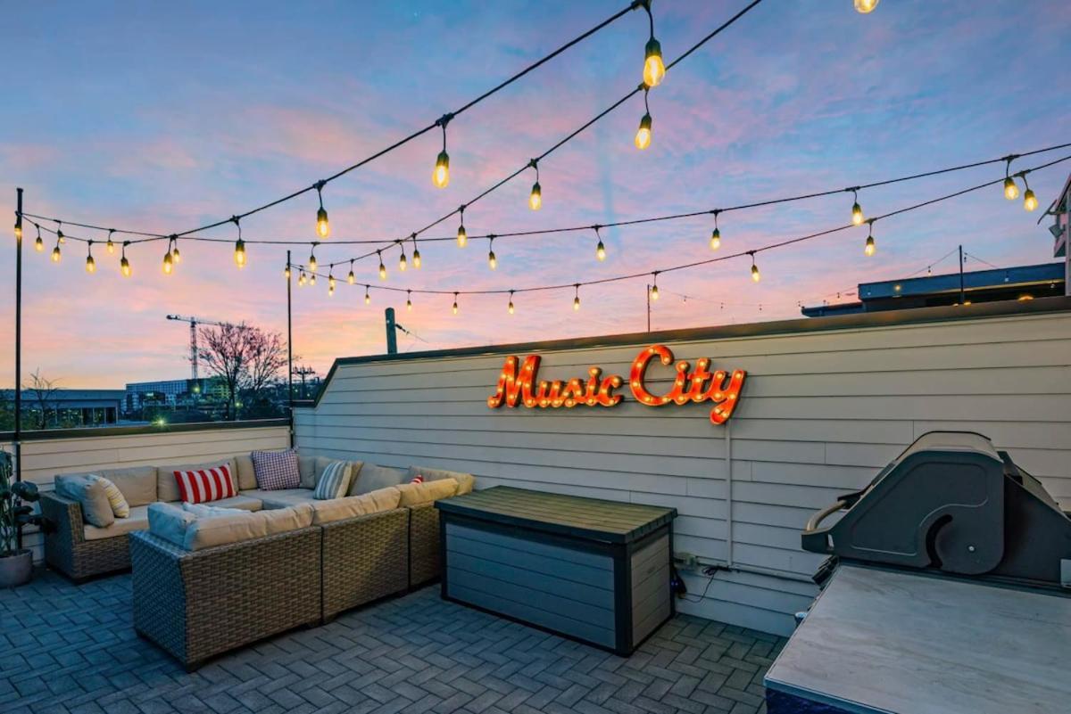 New Nashvegas Downtown Rooftop Views 13beds Holiday home