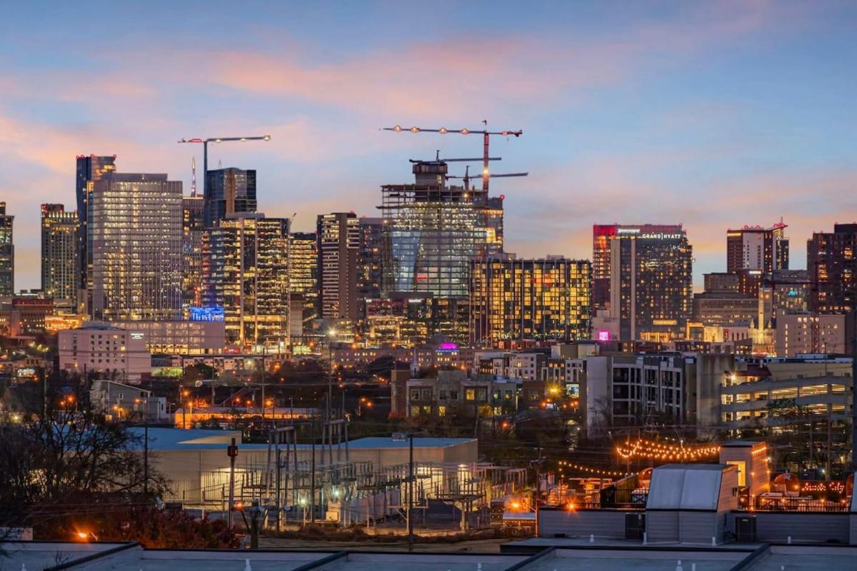 New Nashvegas Downtown Rooftop Views 13beds Holiday home *