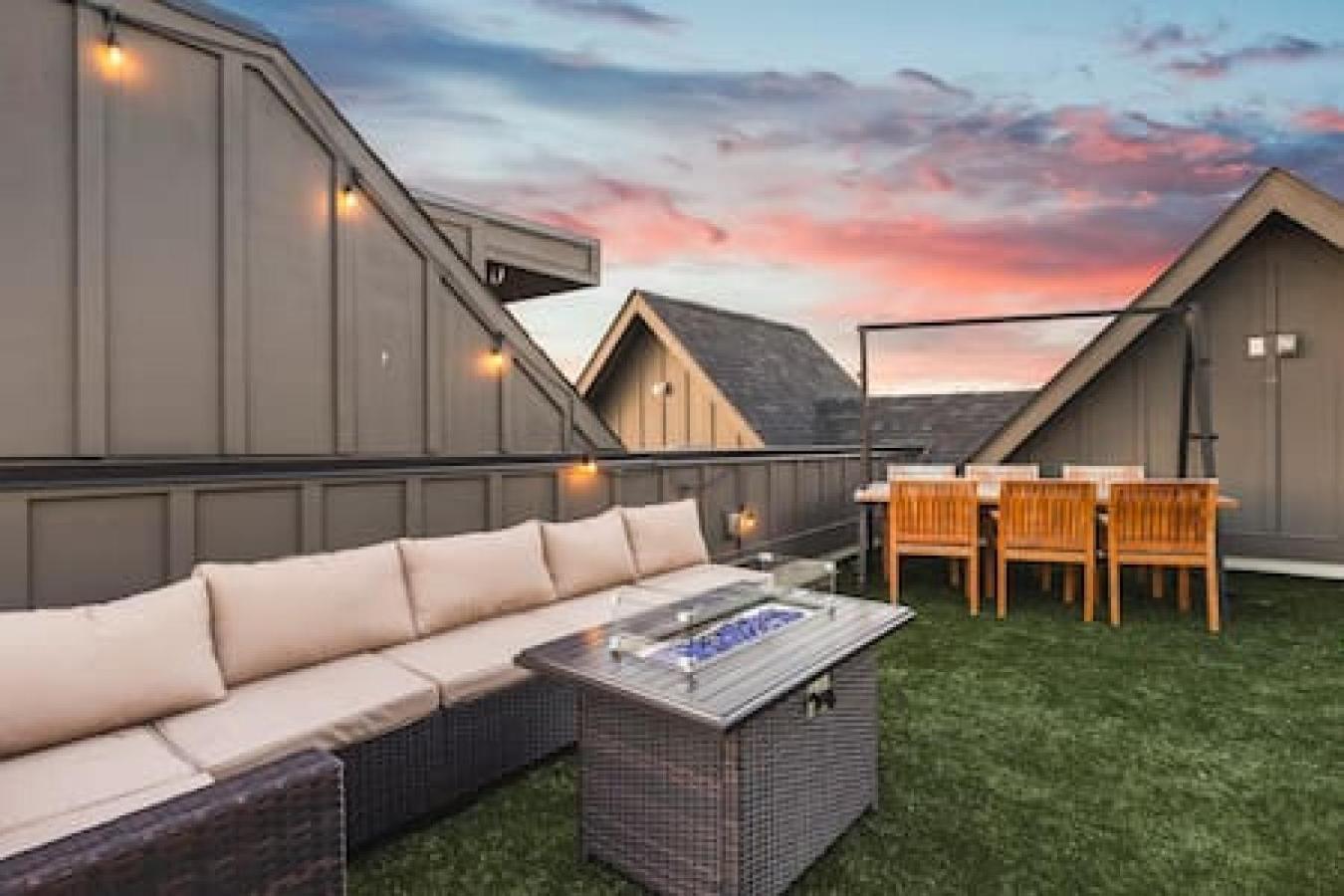Rooftop Deck Patio And Garage Walk To Restaurants Coffee Brewery Holiday home Nashville