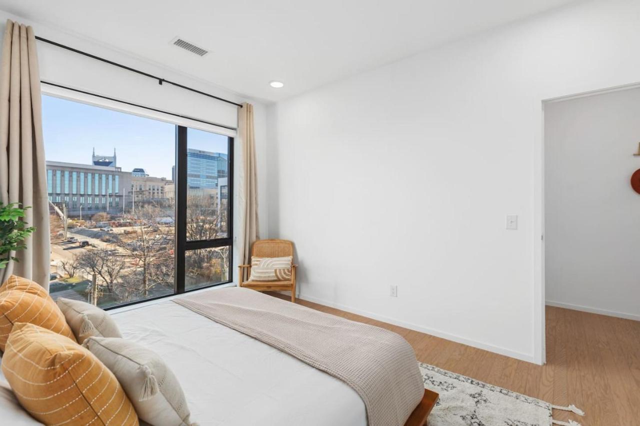 Apartment Penthouse With Patio Walk To Downtown 3 Bedrooms 5 Beds