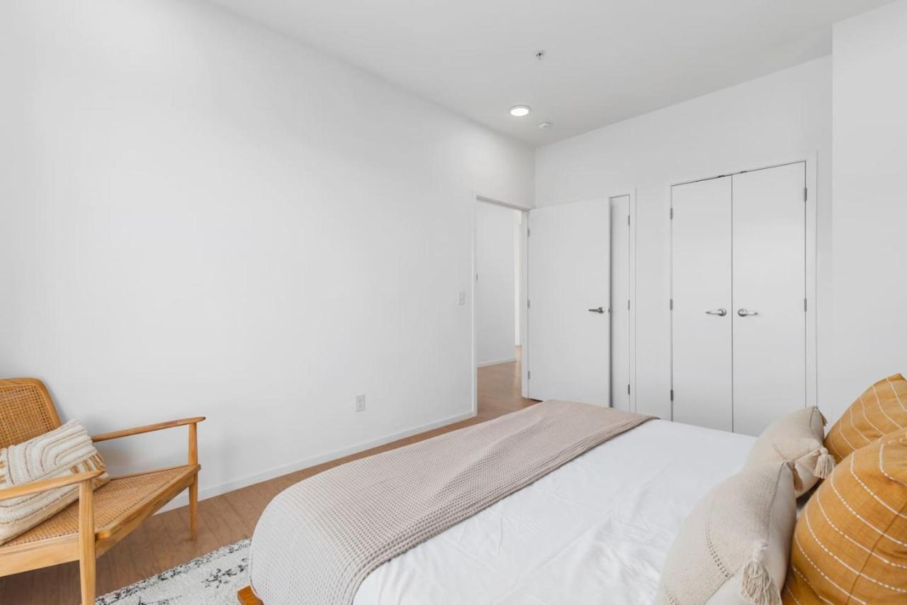 Apartment Penthouse With Patio Walk To Downtown 3 Bedrooms 5 Beds