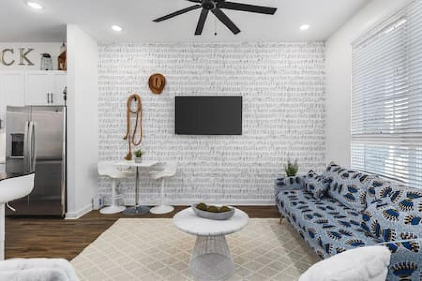 Gorgeous East House With 9 Beds, Garage, Rooftop Patio * Nashville