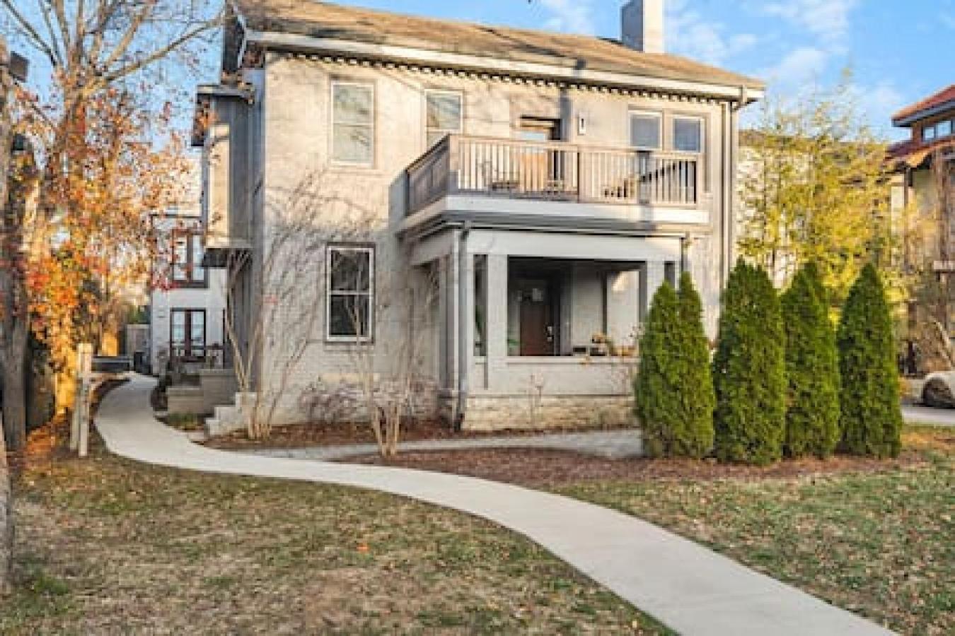 In The Heart Of 12 South And Belmont 5 Beds 3 Bedrooms And 3 Full Bathrooms * Nashville