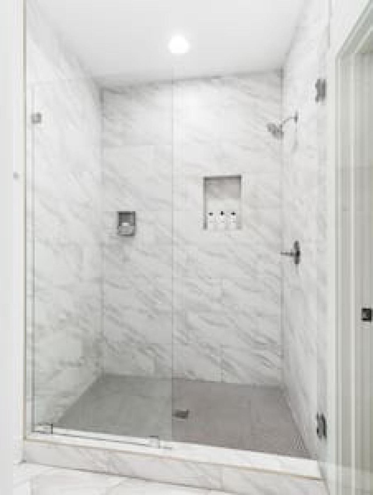 Upscale With Patio Walk To 12 South And Belmont *