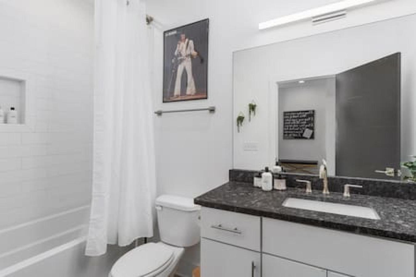 Holiday home In The Heart Of 12 South And Belmont 5 Beds 3 Bedrooms And 3 Full Bathrooms Nashville