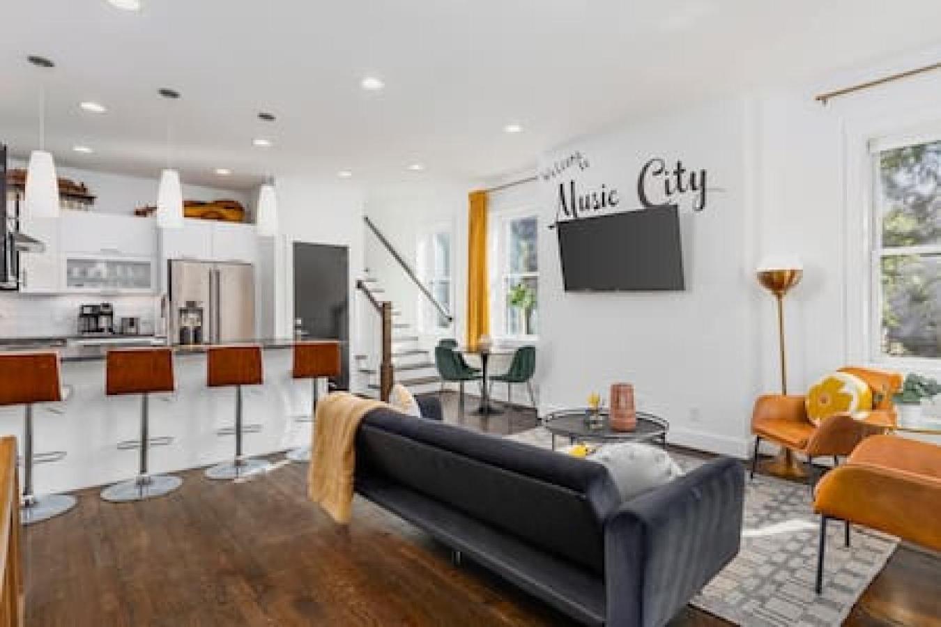 In The Heart Of 12 South And Belmont 5 Beds 3 Bedrooms And 3 Full Bathrooms *