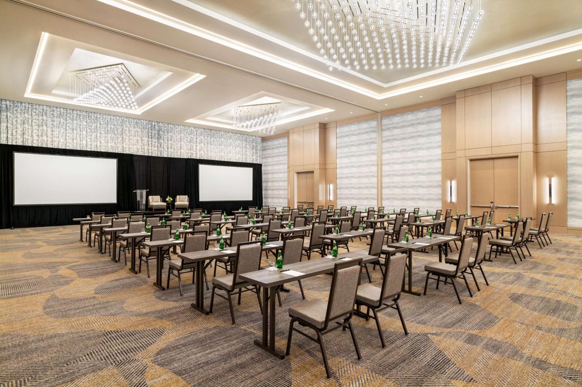 Hotel Hilton Bna Airport Terminal 4*