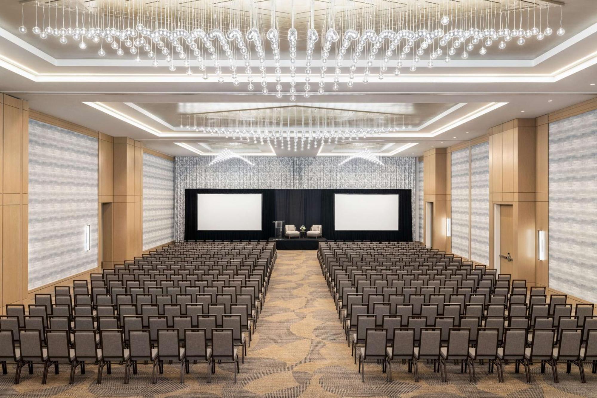 Hilton Bna Airport Terminal 4* Nashville