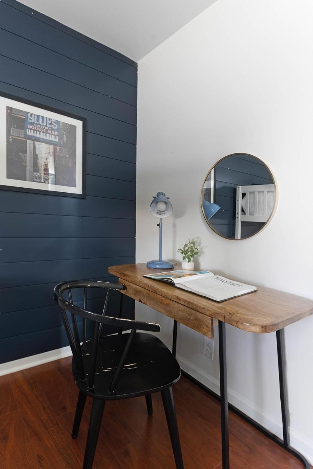 Holiday home Blue - 2 Bedroom And Mins To Broadway