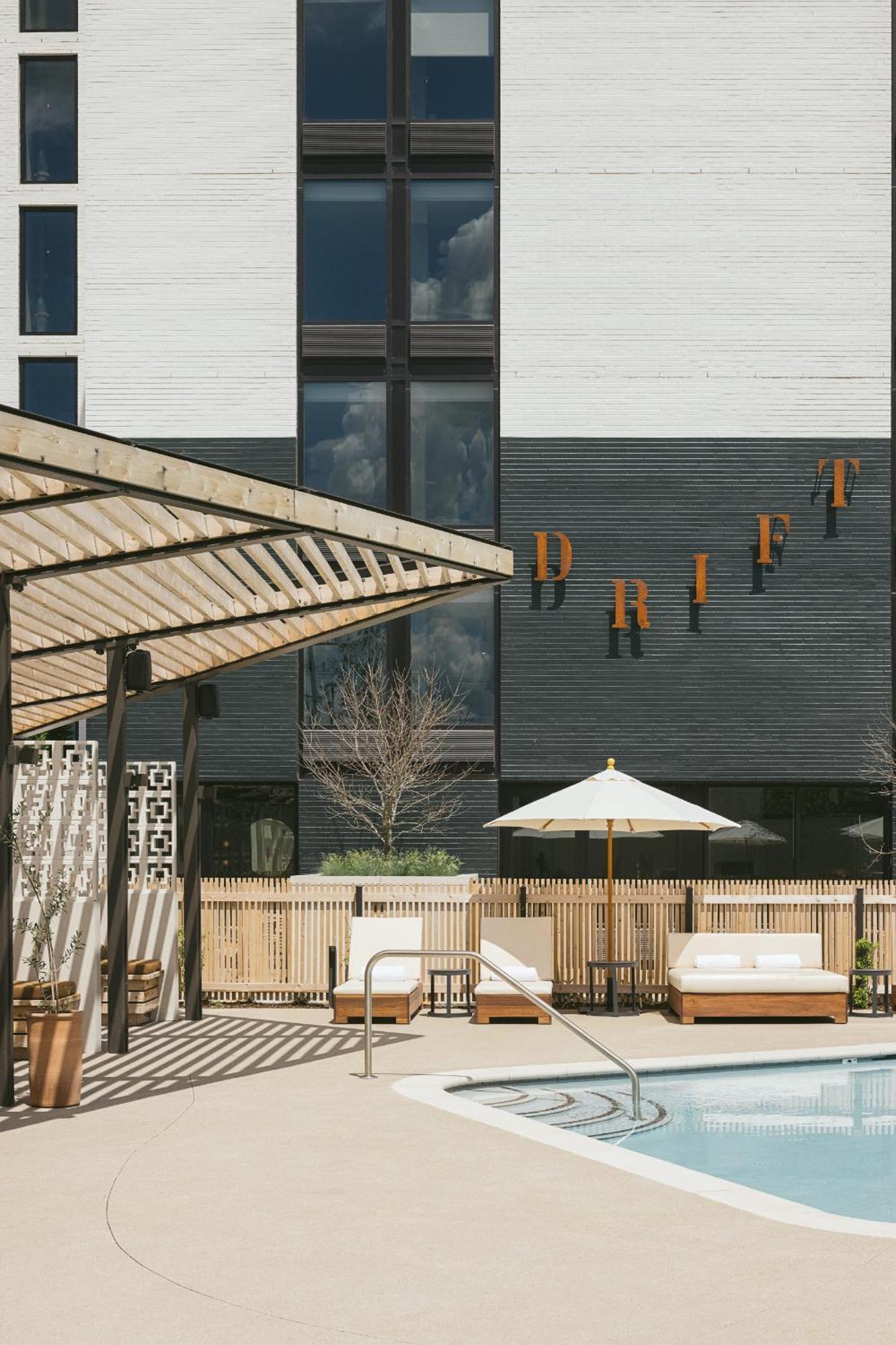 Drift Hotel *