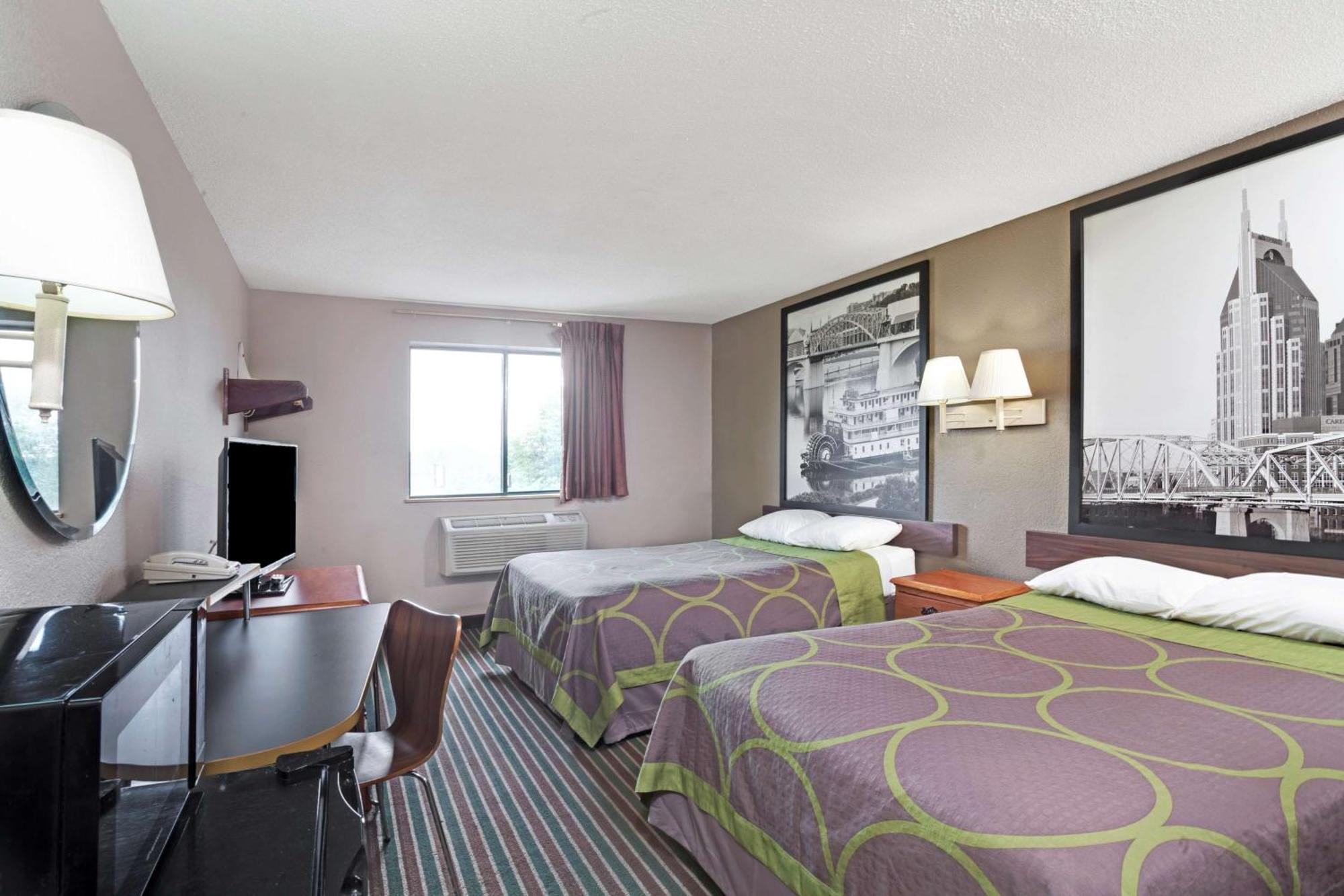 Super 8 By Wyndham Nashville/ Dntn/ Opryland Area Hotel