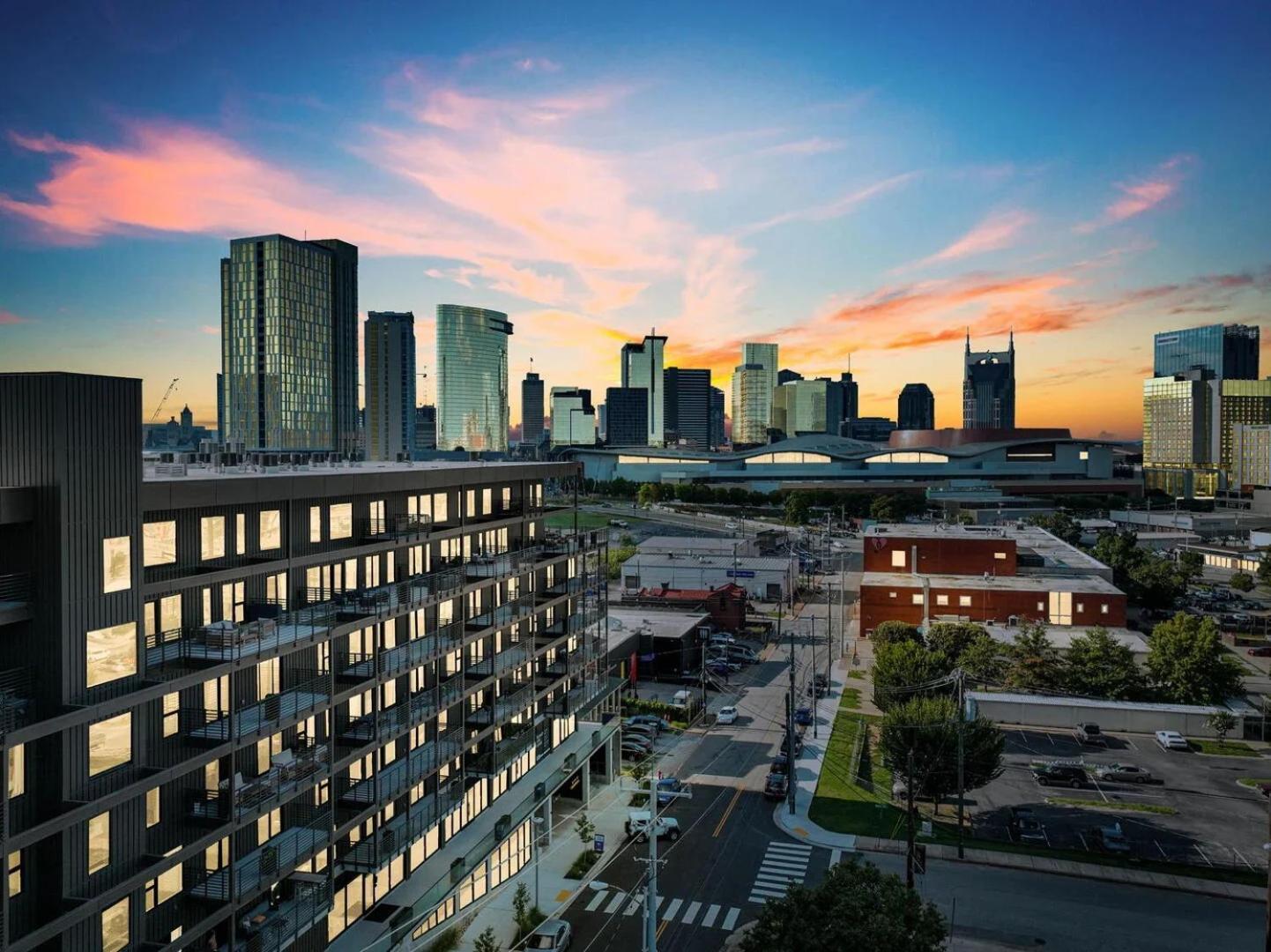- 635 7th Ave S Unit 610 *