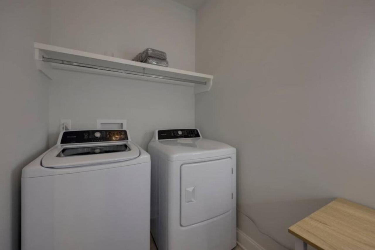 Weho Home, Geodis Park, Private Movie Theater! 10min To Broadway! Sleeps 10! Holiday home