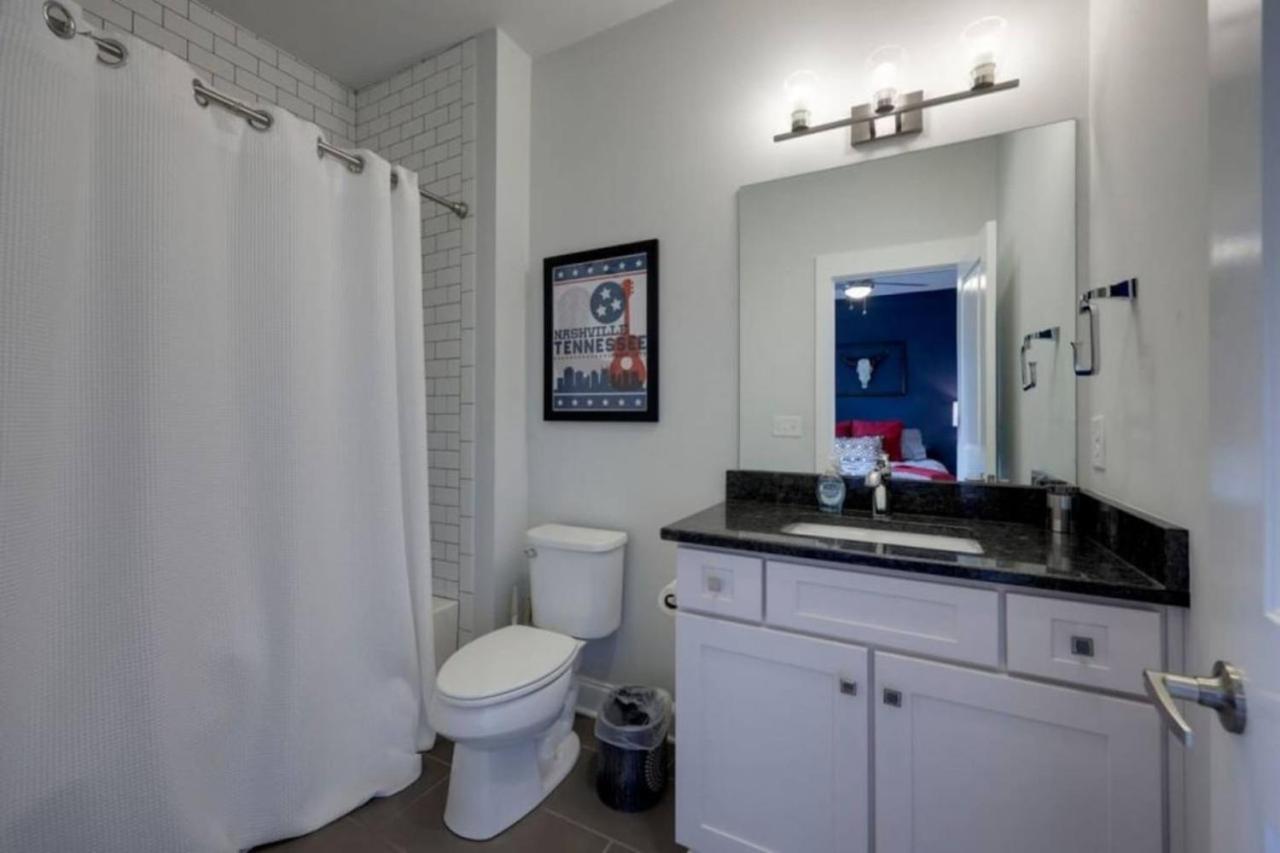 Holiday home Weho Home, Geodis Park, Private Movie Theater! 10min To Broadway! Sleeps 10!