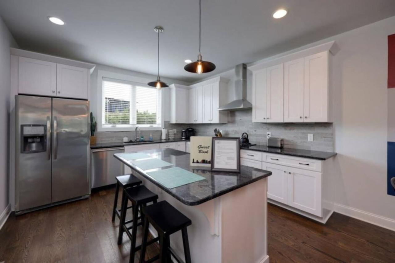 Holiday home Weho Home, Geodis Park, Private Movie Theater! 10min To Broadway! Sleeps 10! Nashville