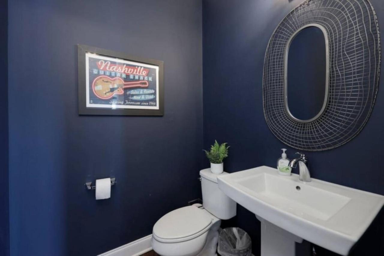 Weho Home, Geodis Park, Private Movie Theater! 10min To Broadway! Sleeps 10! * Nashville