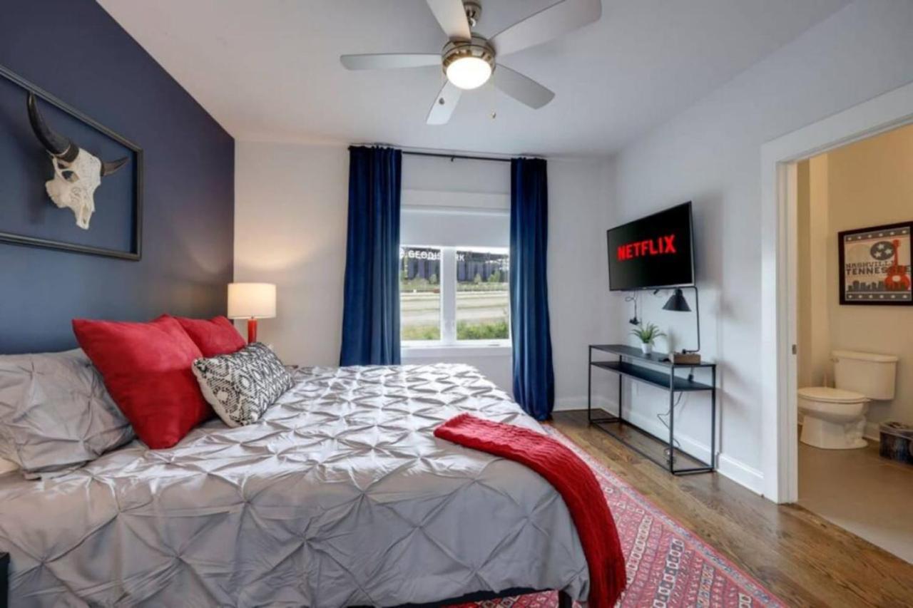 Weho Home, Geodis Park, Private Movie Theater! 10min To Broadway! Sleeps 10! Holiday home