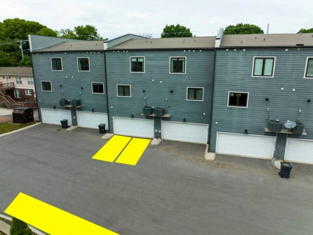 Holiday home Weho Home, Geodis Park, Private Movie Theater! 10min To Broadway! Sleeps 10! *