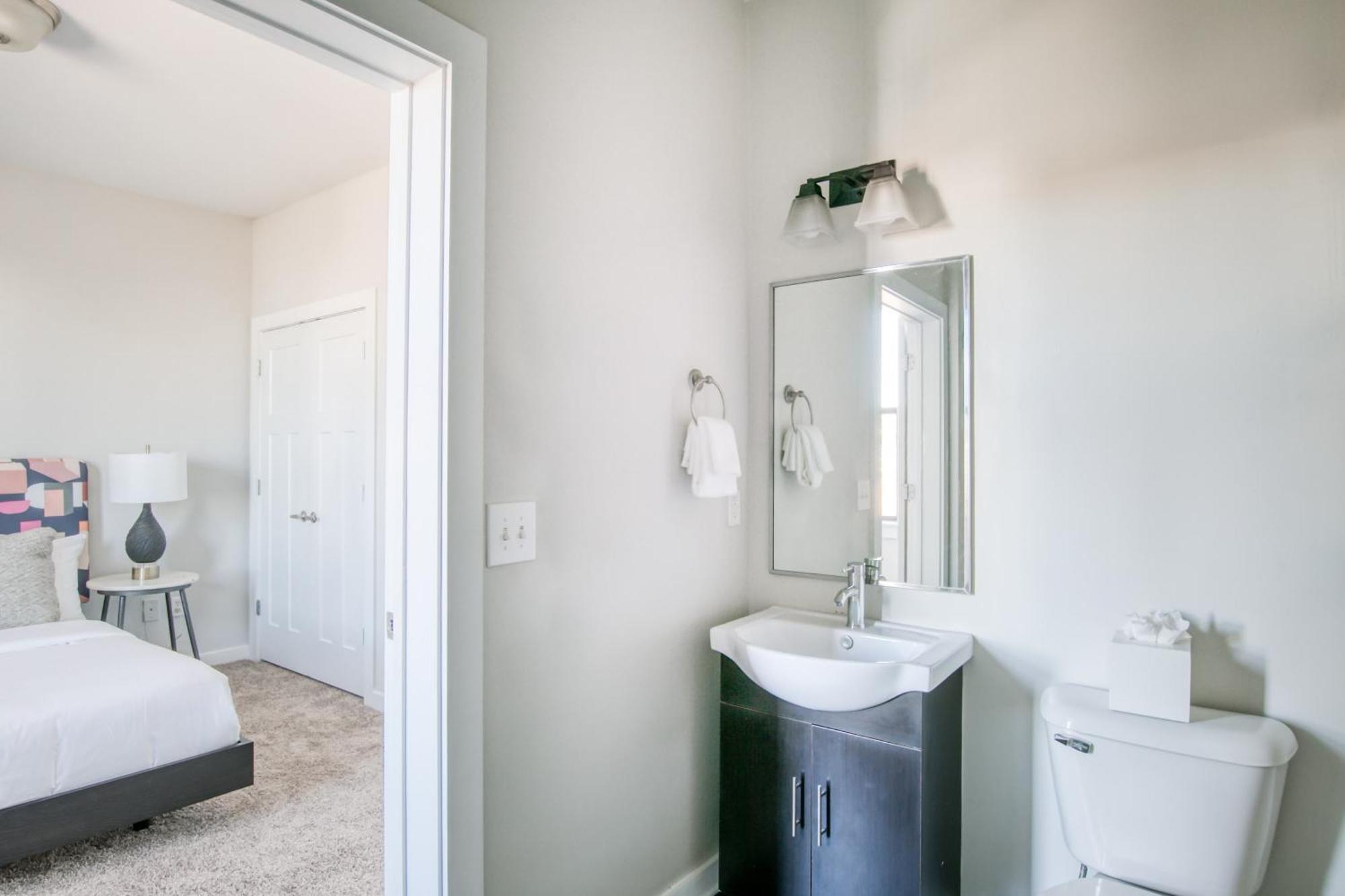 Apartment Cozysuites Music Row Modern 1br With Free Parking 02 *
