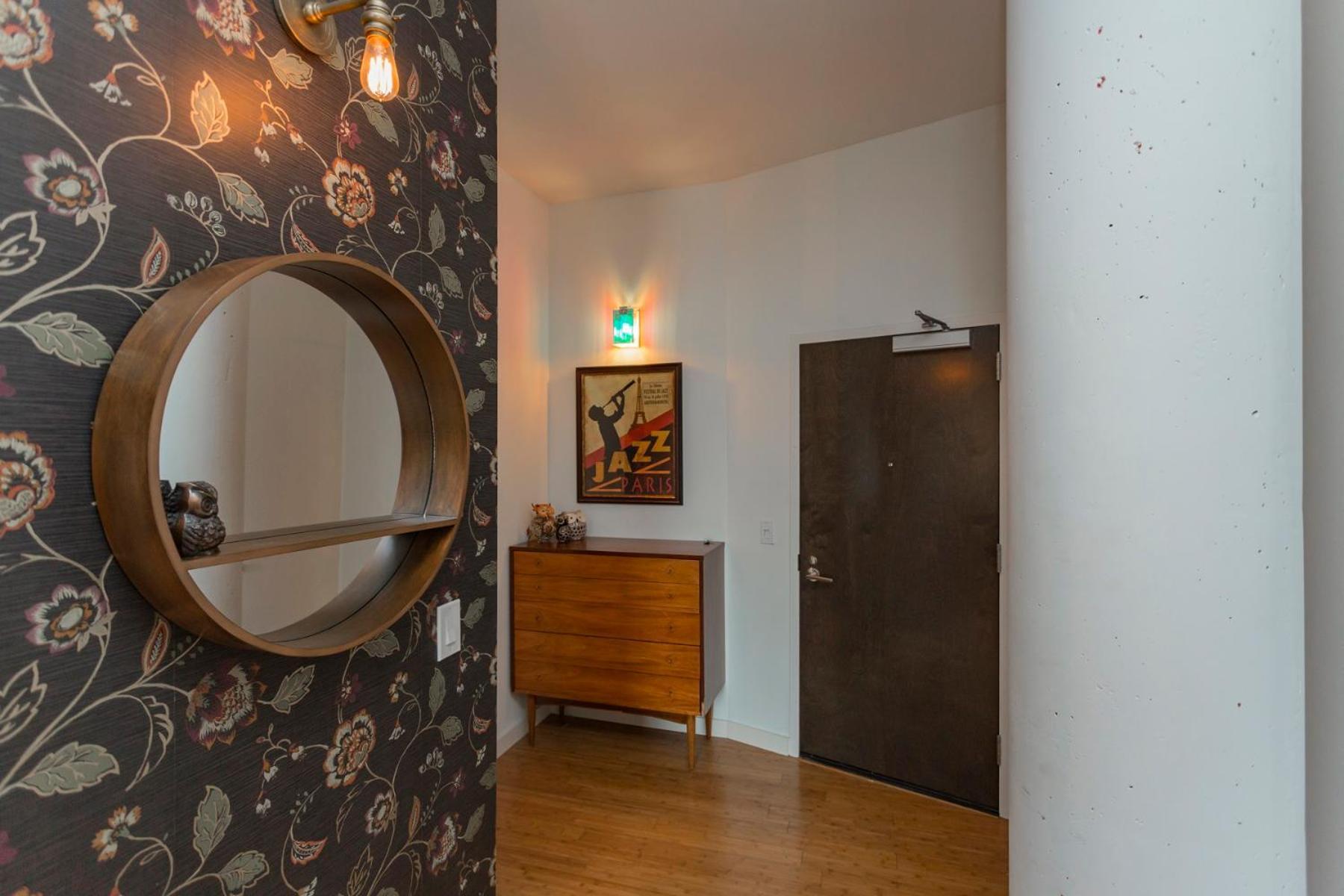 Artsy Extended Retreat Downtown *
