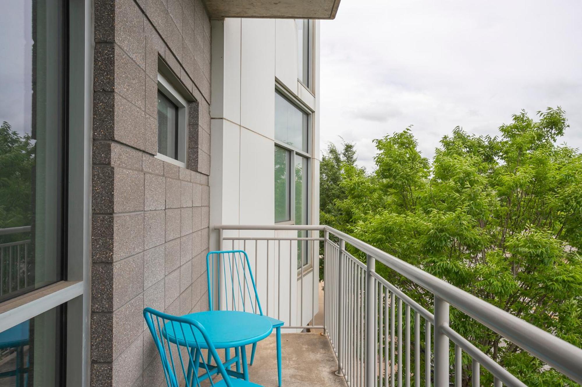 Unfurnished Amazing Layout W Balcony & Storage 30 Day Minimum Holiday home *