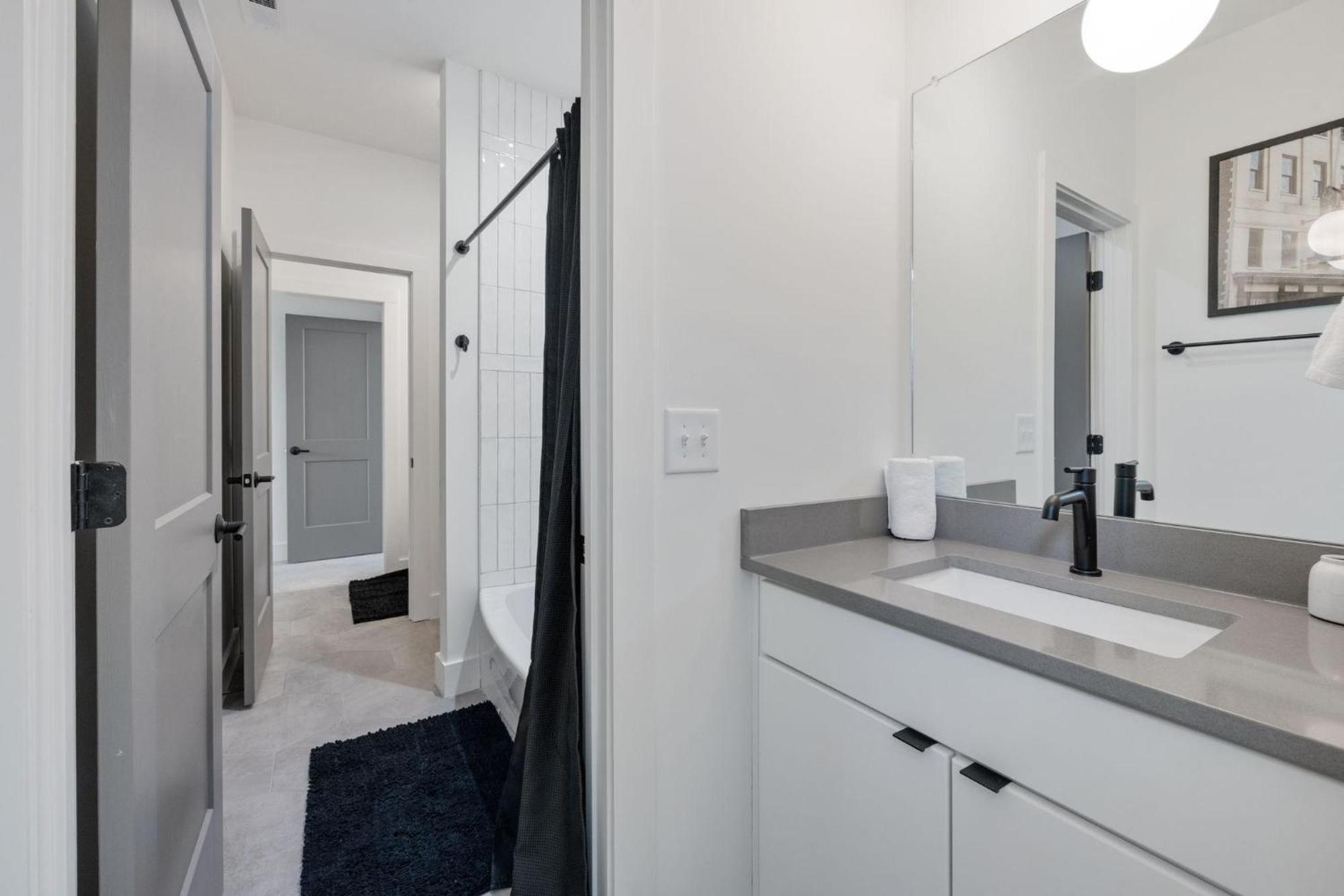 Luxe-elevate-modern Luxury-stunning Views