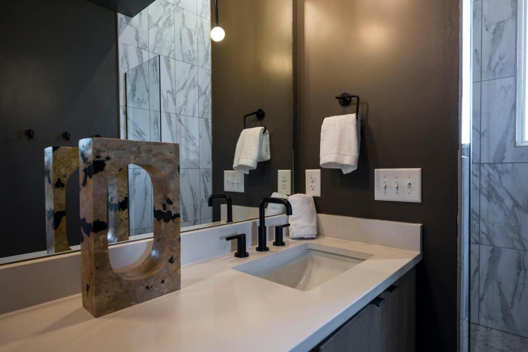 Luxe-elevate-modern Luxury-stunning Views Nashville