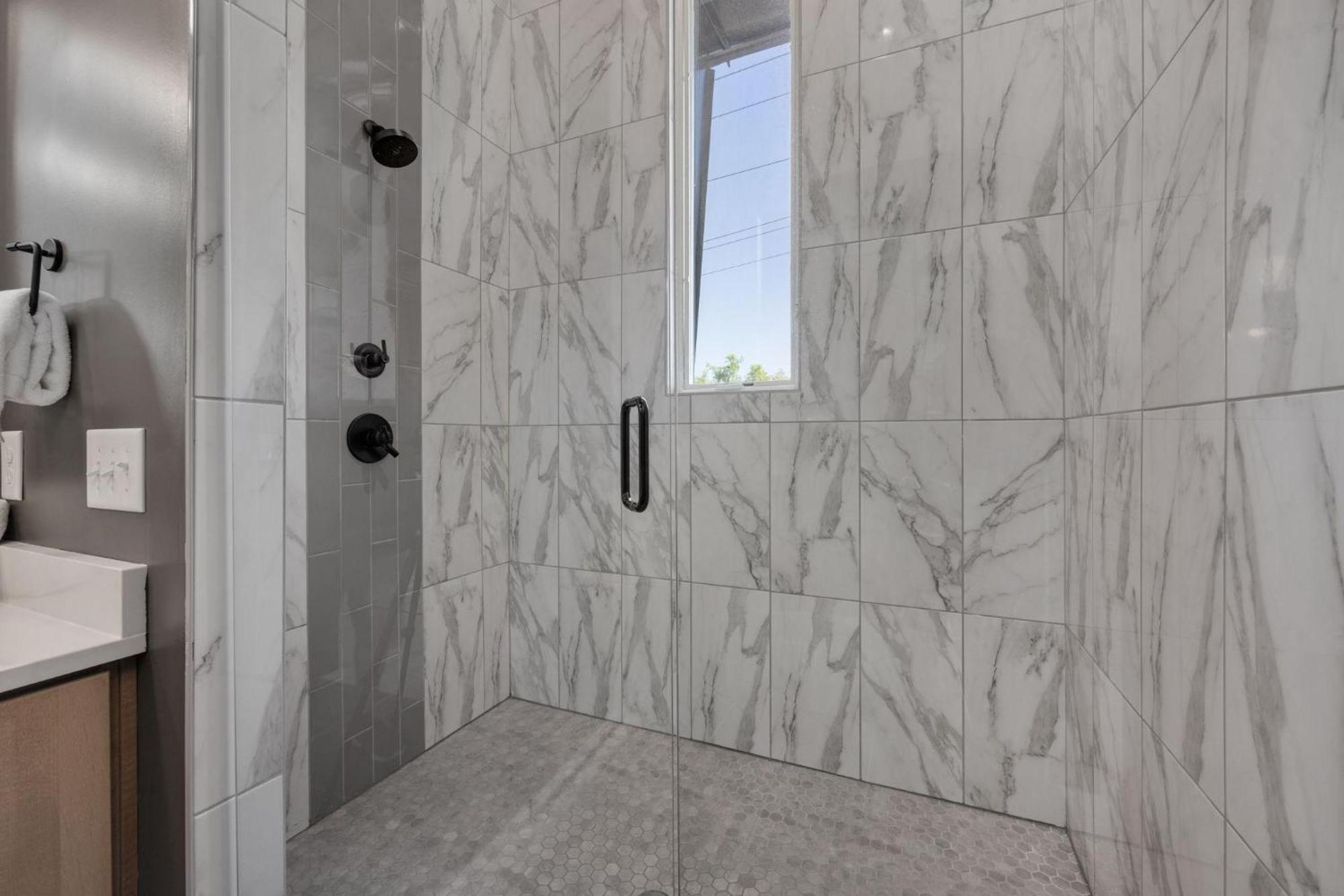Luxe-elevate-modern Luxury-stunning Views Holiday home Nashville
