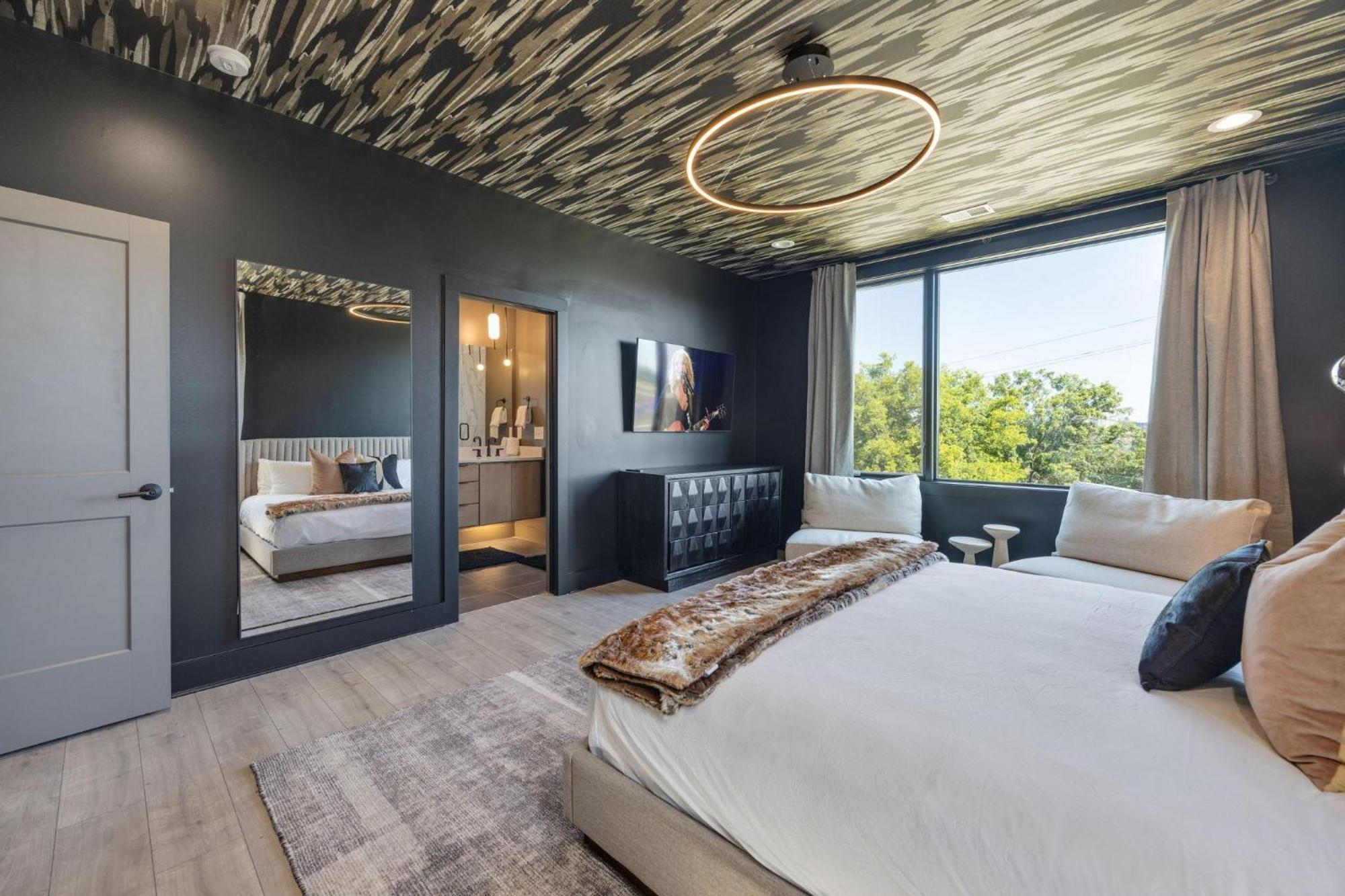 Luxe-elevate-modern Luxury-stunning Views