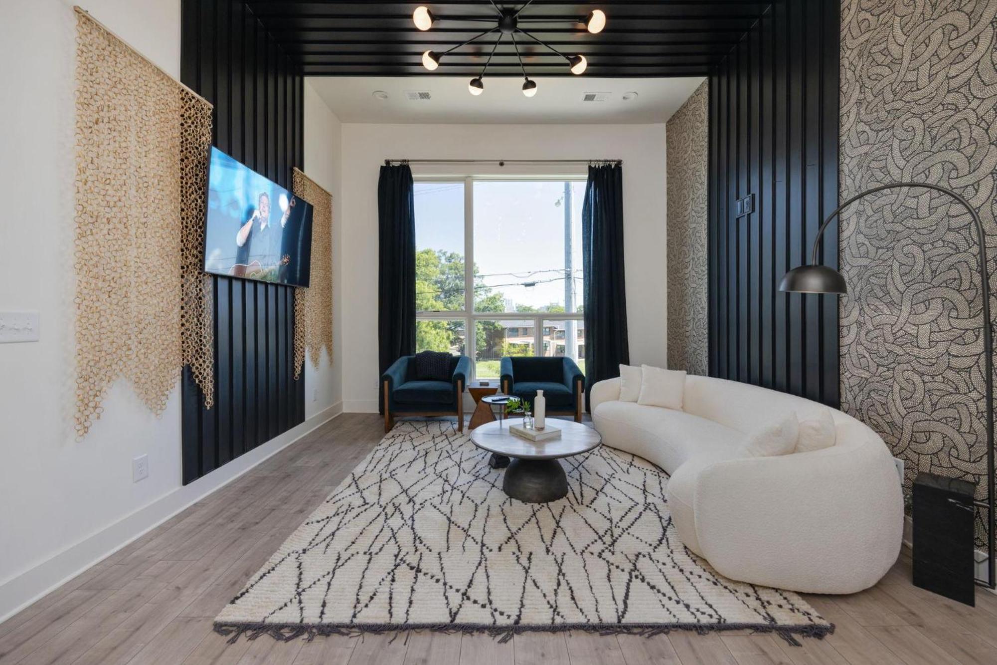 Luxe-elevate-modern Luxury-stunning Views *