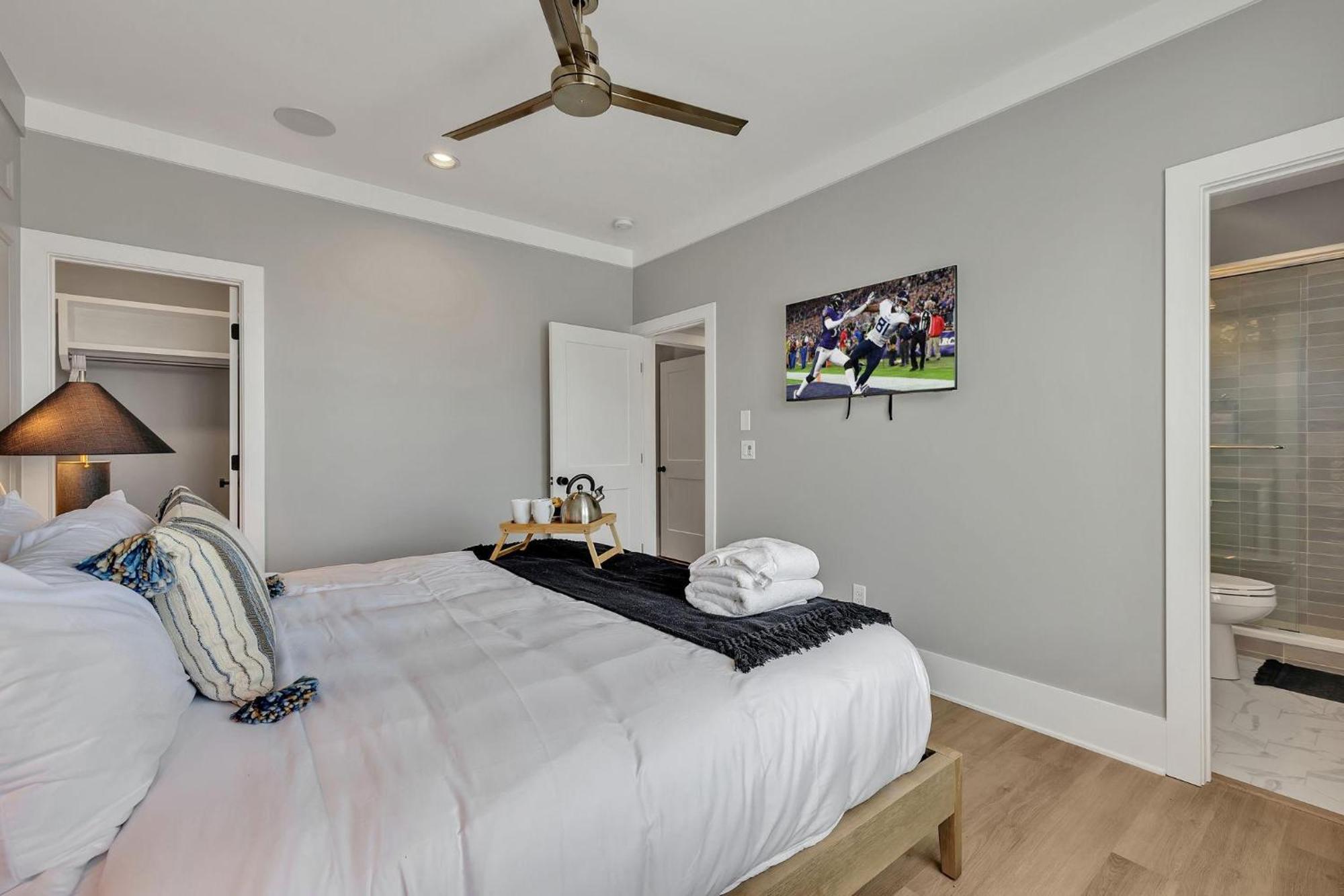 Double Treble - 2 Townhomes - Private Rooftops
