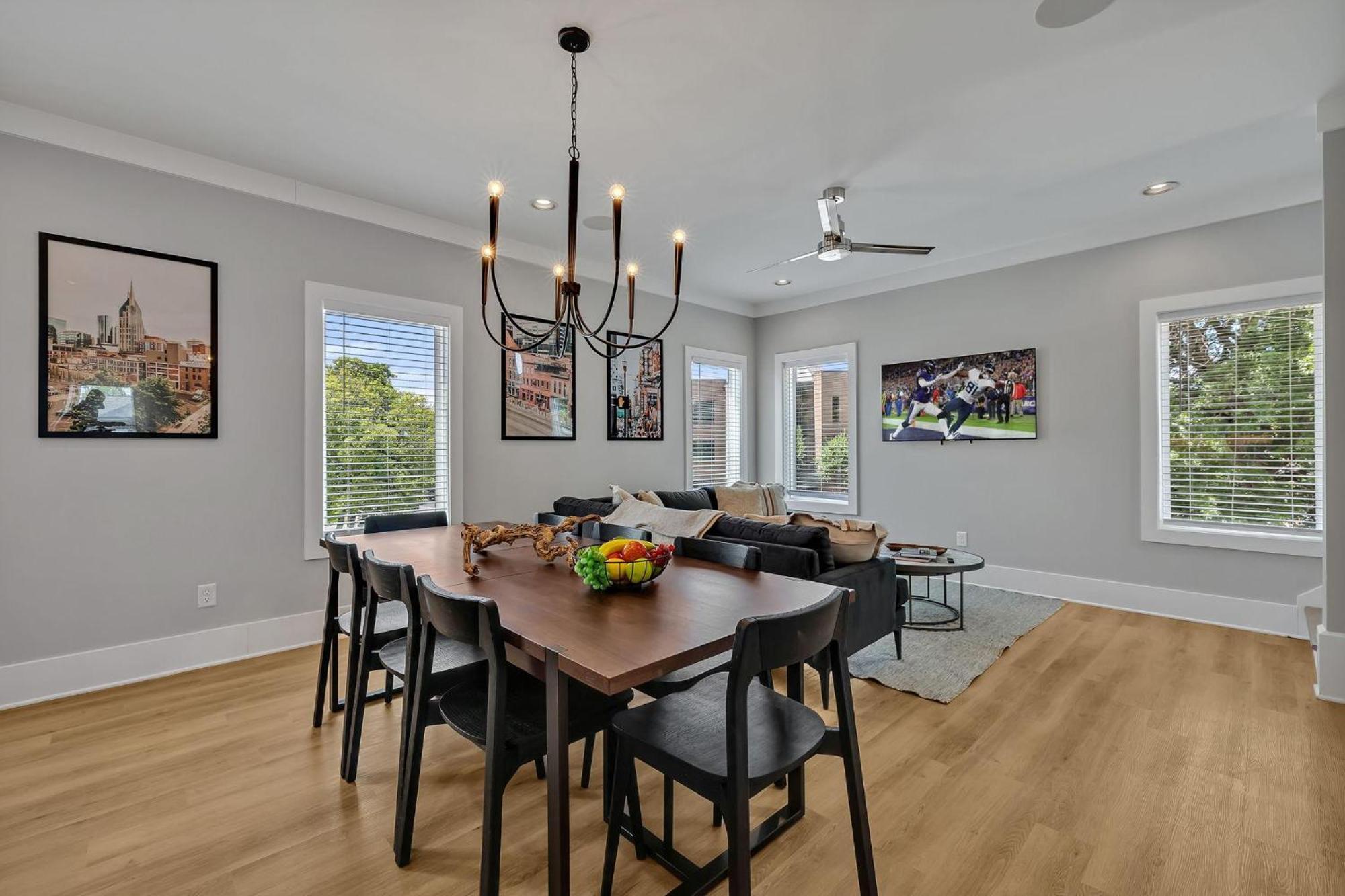 Double Treble - 2 Townhomes - Private Rooftops Holiday home Nashville