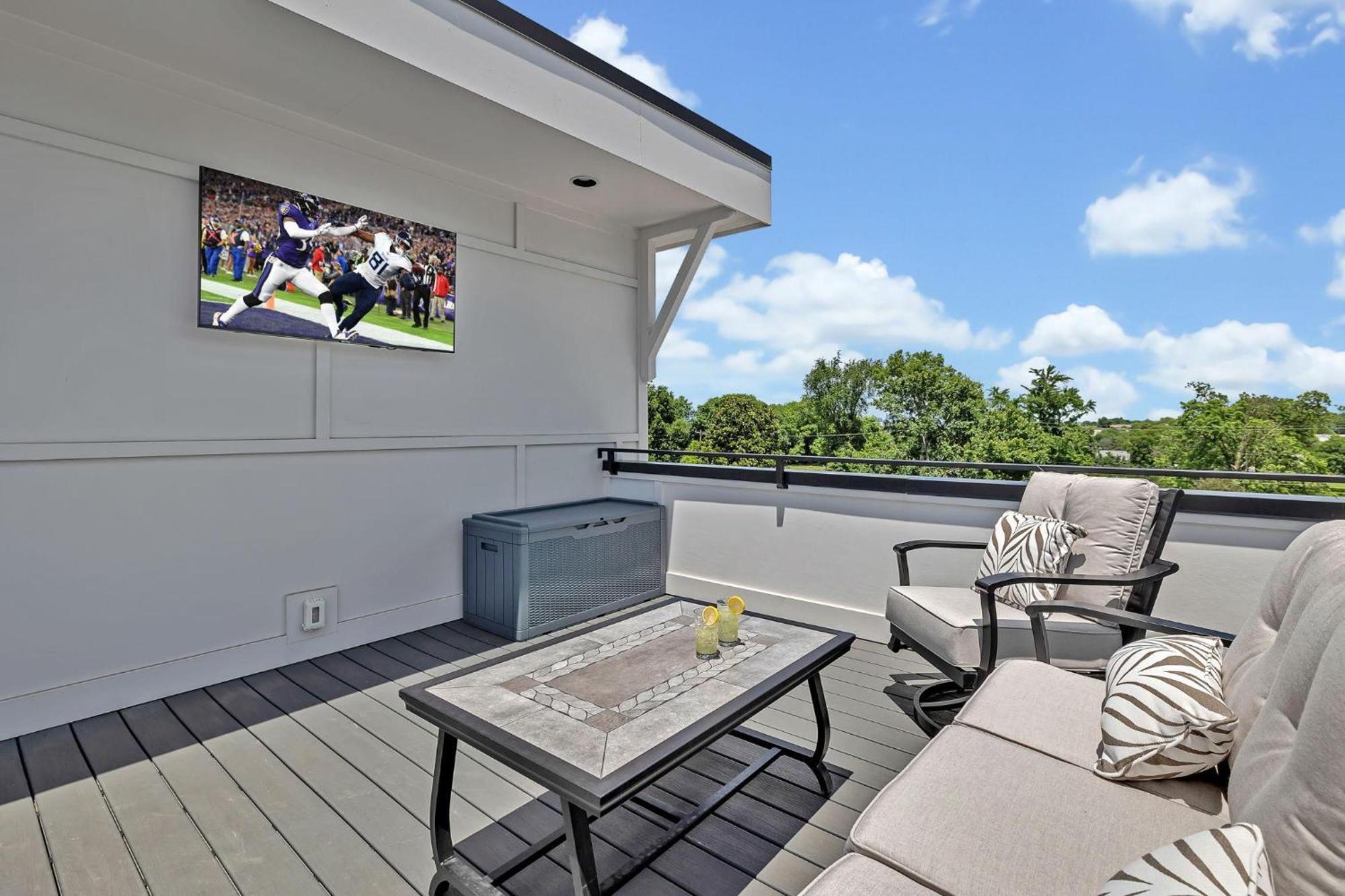 Double Treble - 2 Townhomes - Private Rooftops *