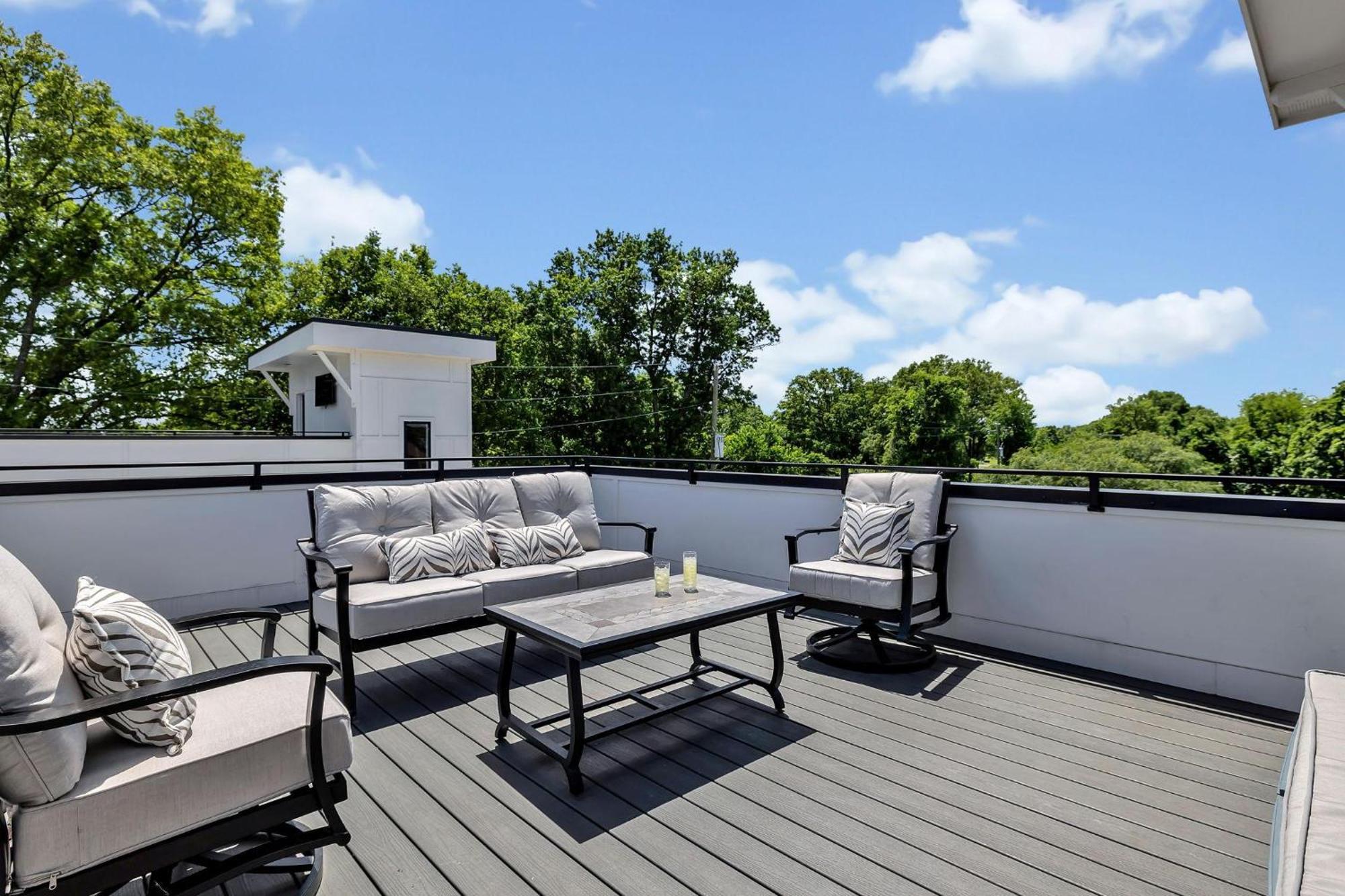 Double Treble - 2 Townhomes - Private Rooftops Holiday home Nashville