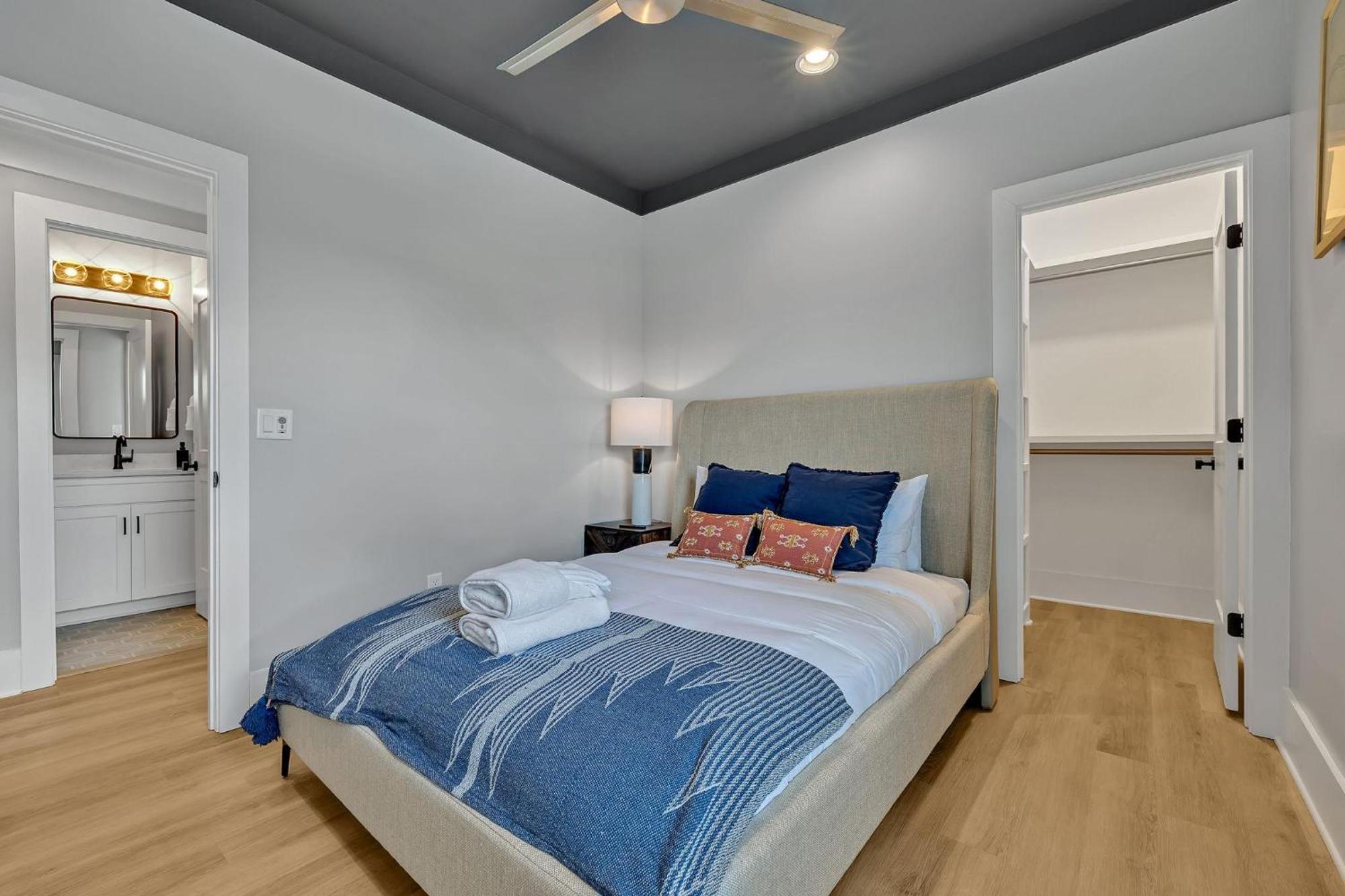 Holiday home Tenor - Private Rooftop - 8 Mins To Broadway
