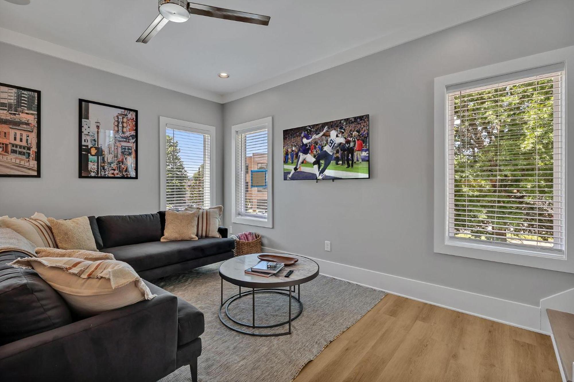 Tenor - Private Rooftop - 8 Mins To Broadway Holiday home