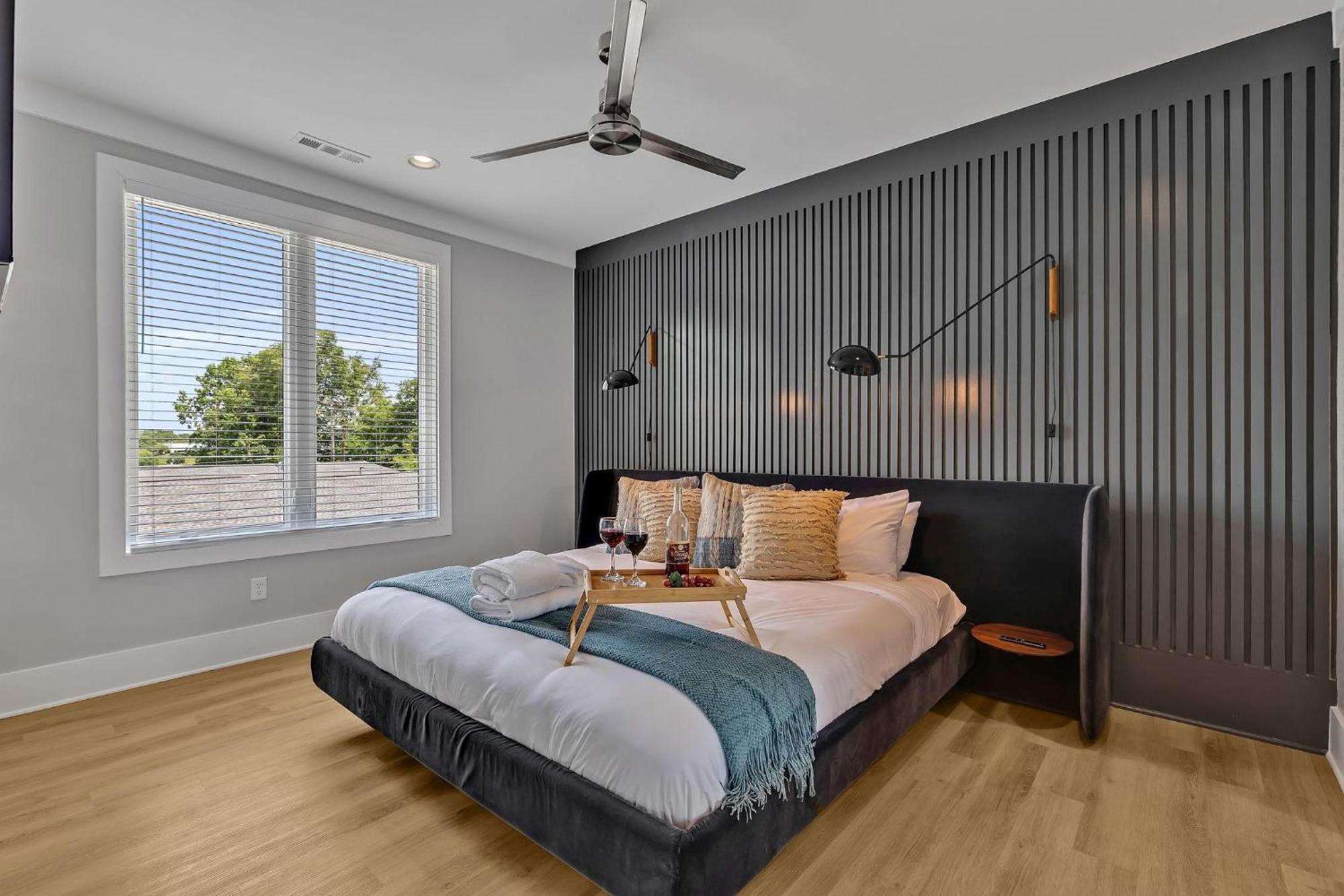 Tenor - Private Rooftop - 8 Mins To Broadway Holiday home