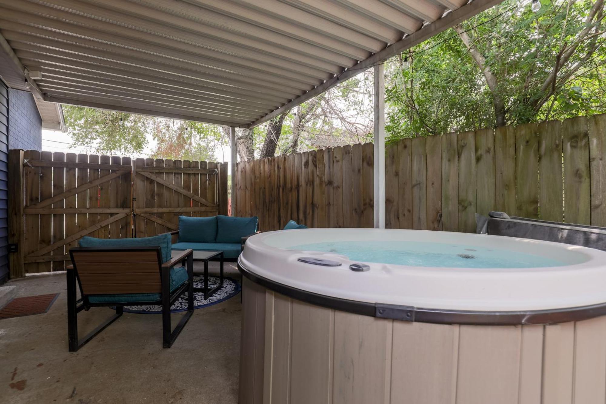 New Casa Azul - 2 King Beds Yard Hot Tub! * Nashville