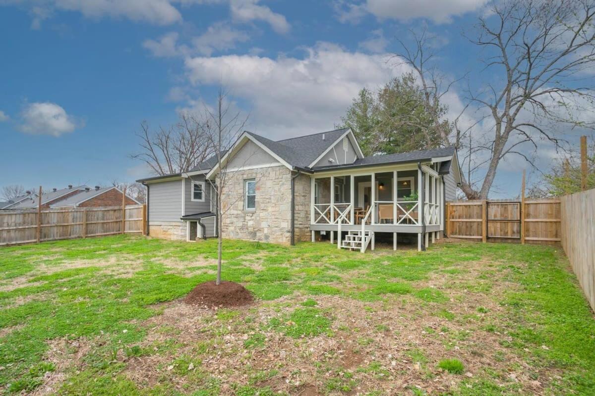 Beautiful In Donelson Close To Opryland Holiday home *