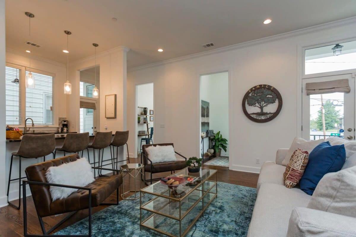 Relaxing In East Nash Walk To Shops And Cafes * Nashville