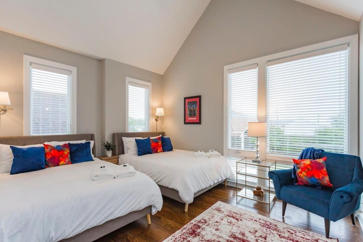 Relaxing In East Nash Walk To Shops And Cafes Holiday home