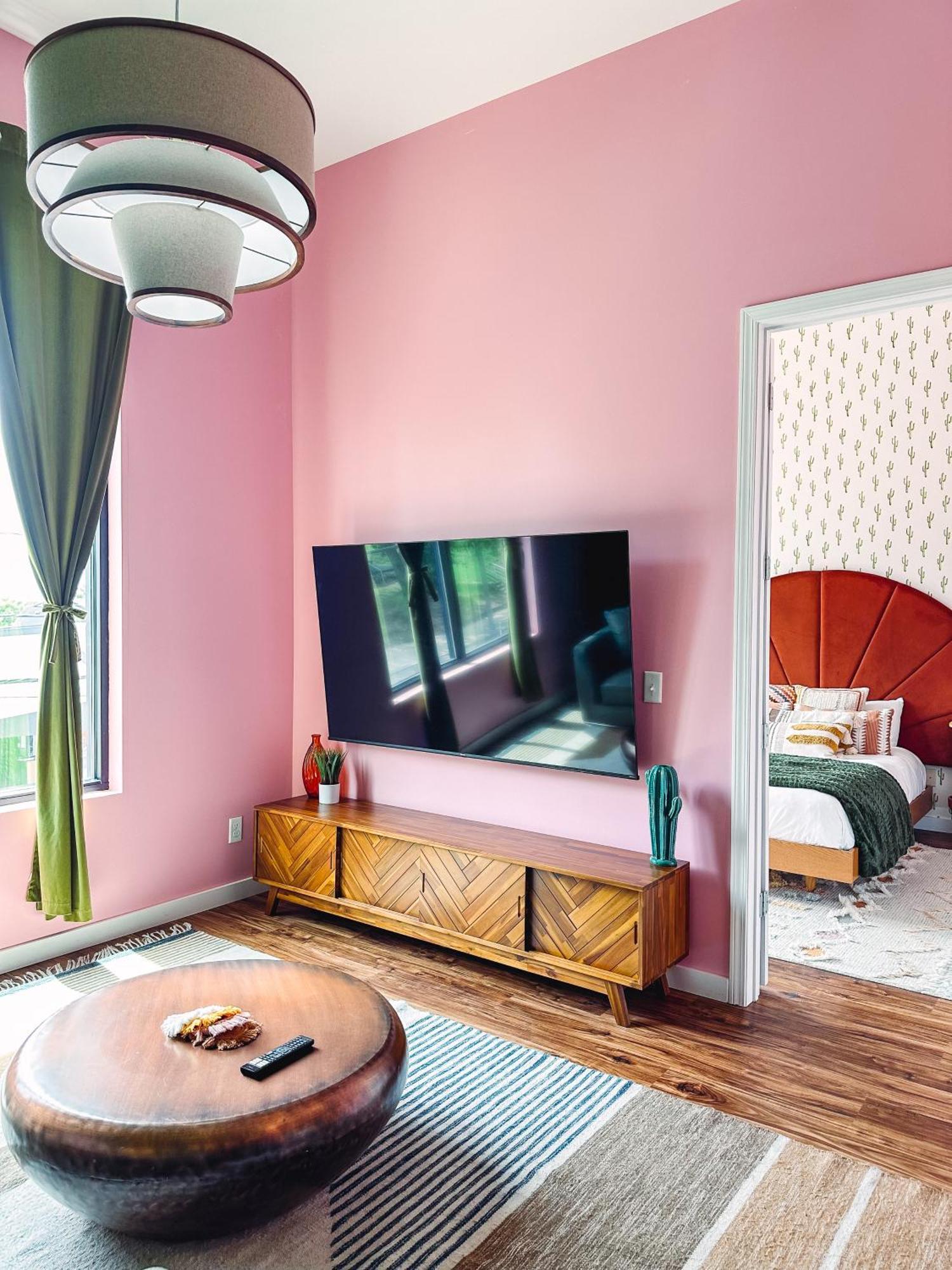 Holiday home Chic - Minutes To Broadway & Bars