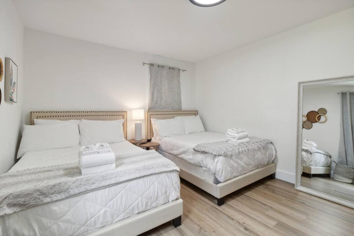 Chic Retreat Near Downtown