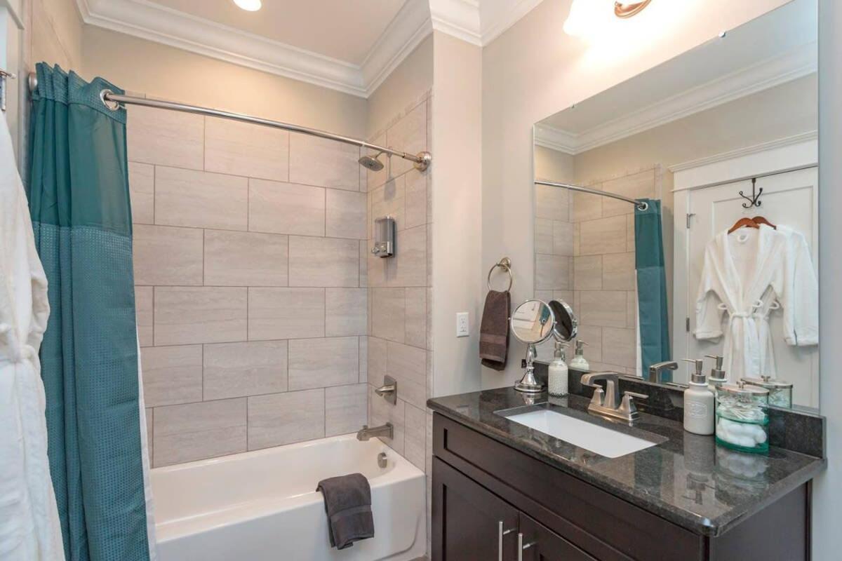 The Casa Shelby 2 Miles To Downtown Holiday home *