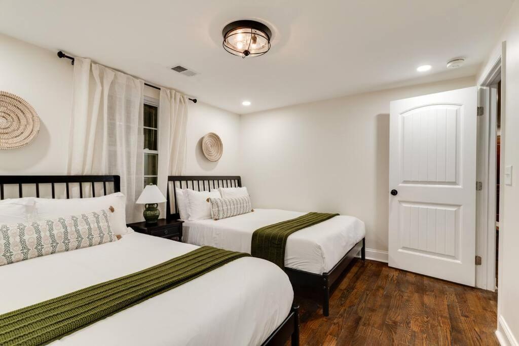 Holiday home Newly Remodeled! Beautiful 3bd In East Nash!