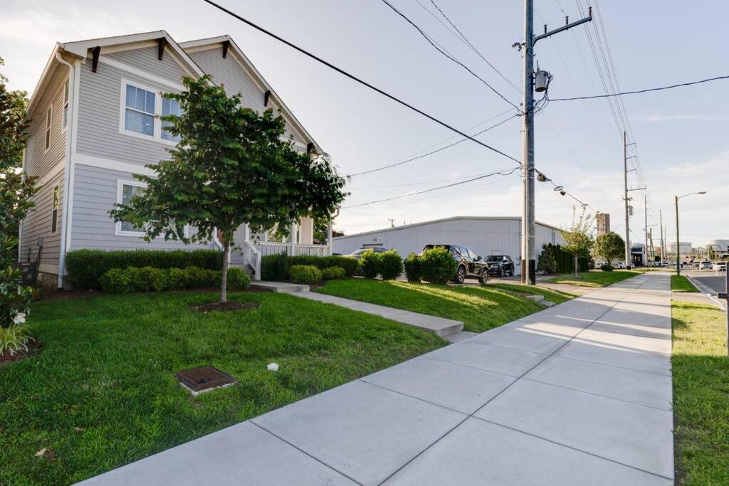 4bd Haven In The Nations, Walk To Bars And Restaurants! Minutes To Broadway! * Nashville